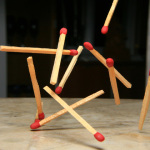 iz-chego-delaut-spichki